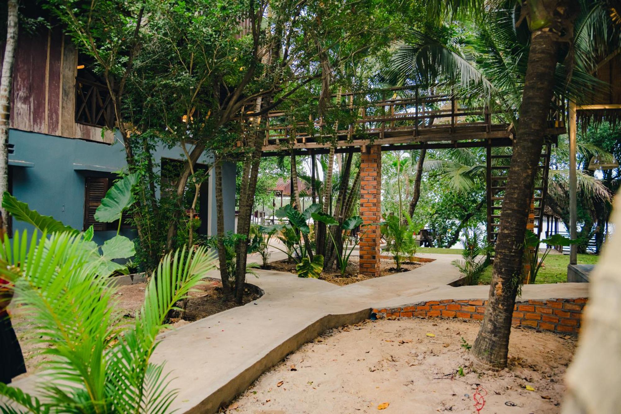 Banyan Tree Hostel Kampot Dış mekan fotoğraf