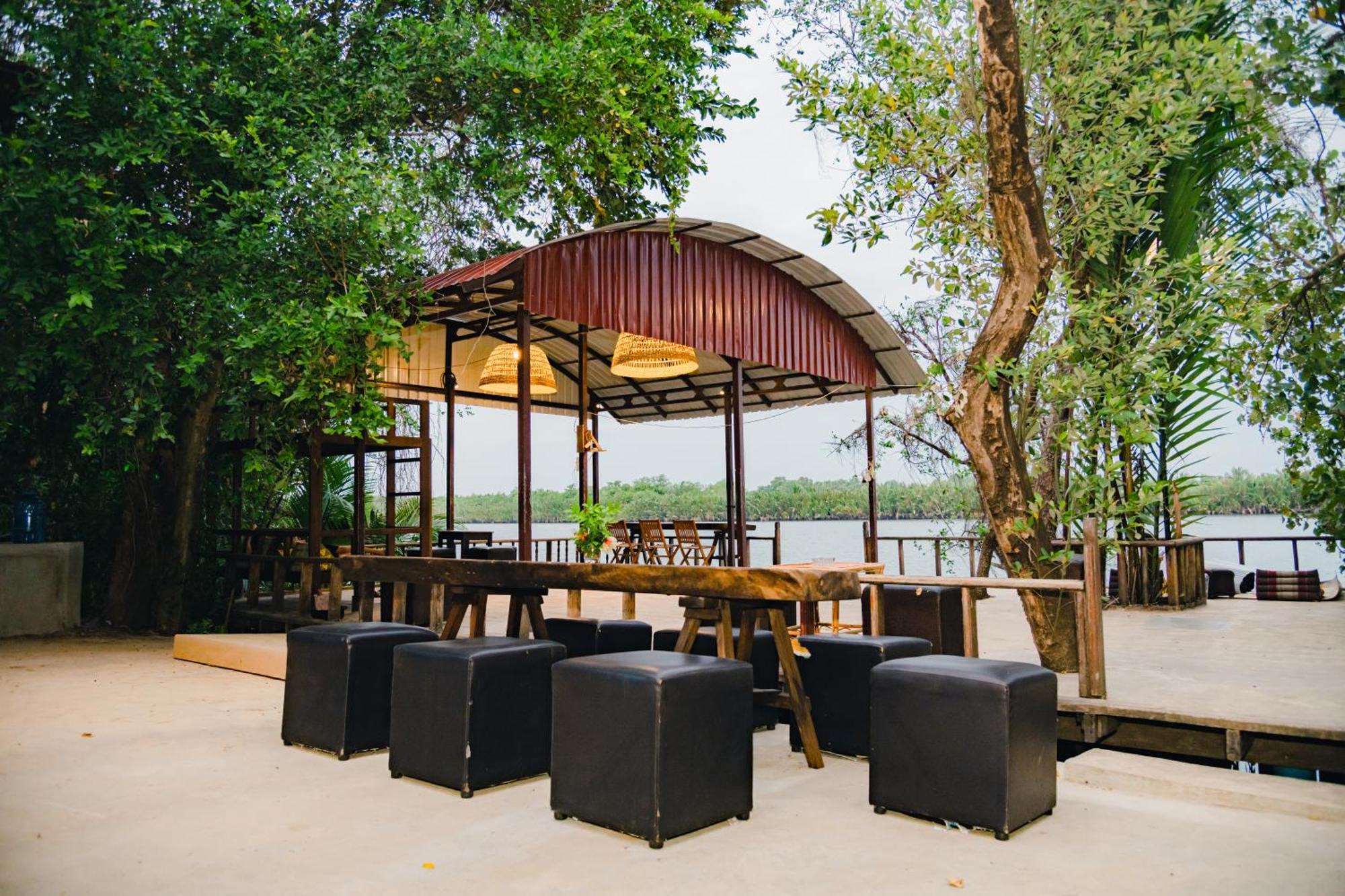Banyan Tree Hostel Kampot Dış mekan fotoğraf