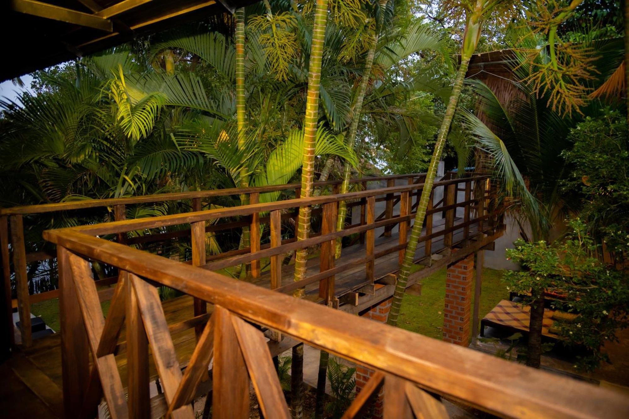 Banyan Tree Hostel Kampot Dış mekan fotoğraf