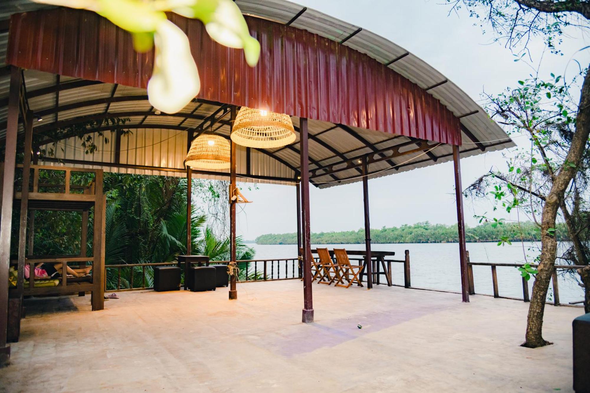 Banyan Tree Hostel Kampot Dış mekan fotoğraf