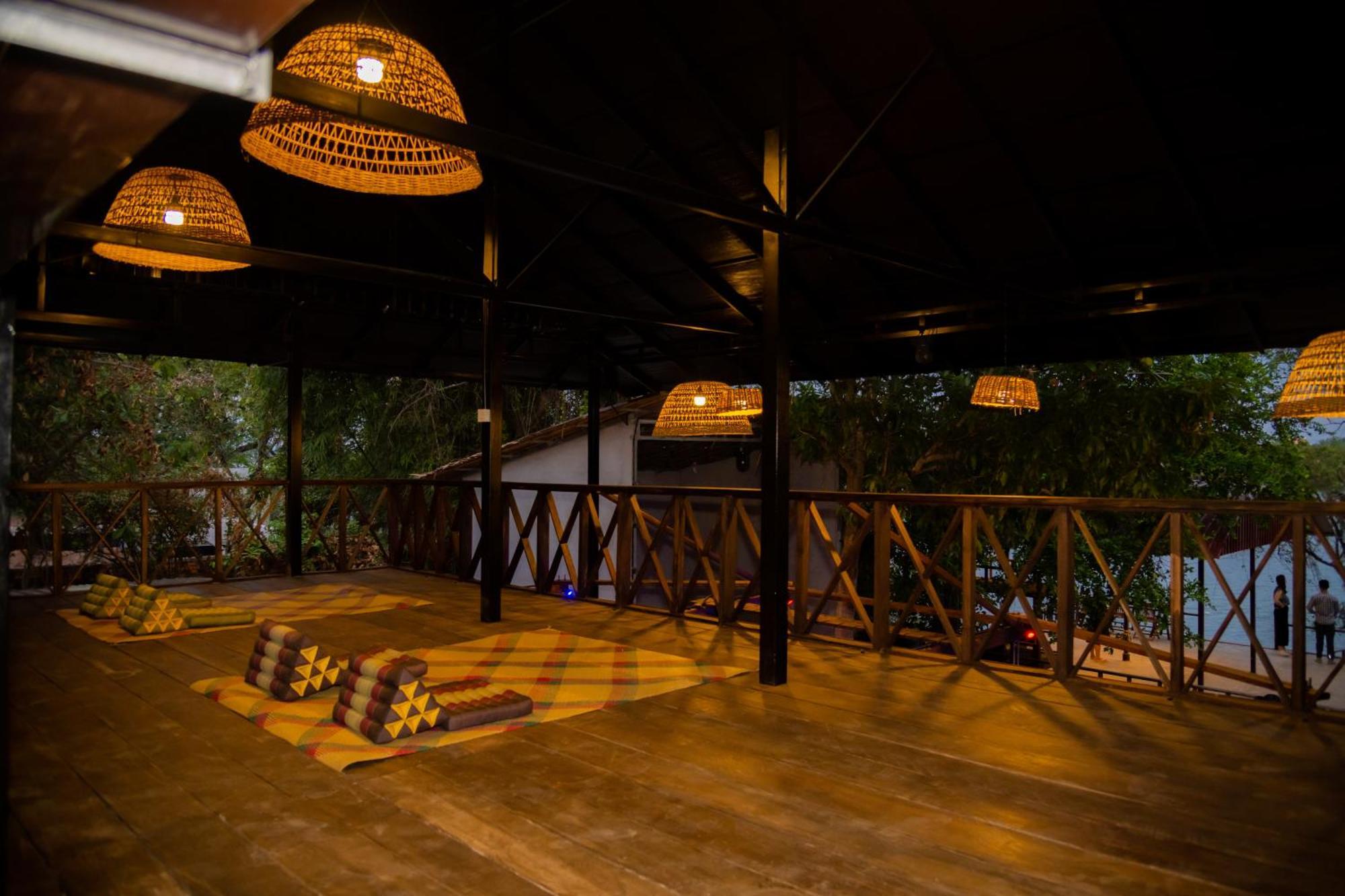 Banyan Tree Hostel Kampot Dış mekan fotoğraf