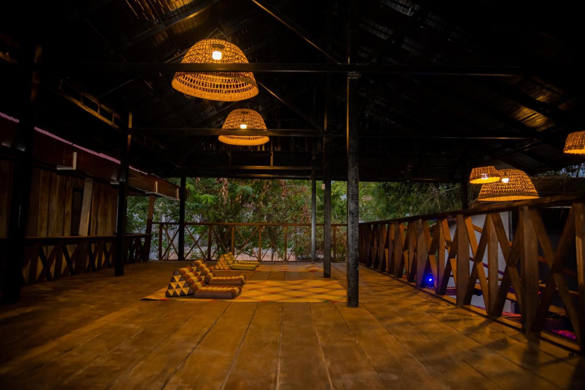 Banyan Tree Hostel Kampot Dış mekan fotoğraf