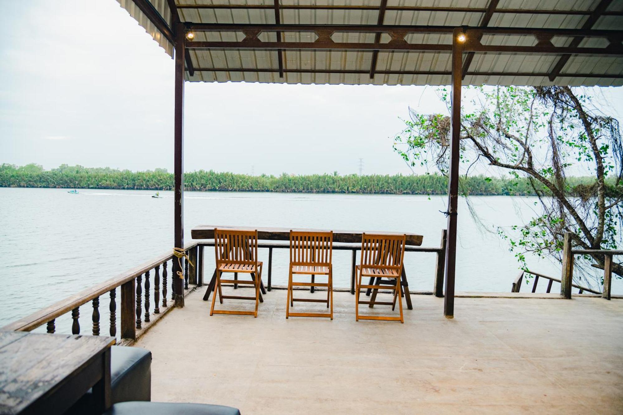 Banyan Tree Hostel Kampot Dış mekan fotoğraf