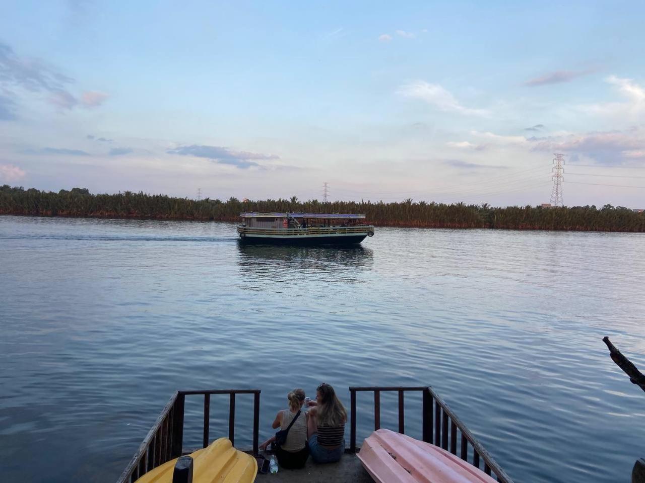 Banyan Tree Hostel Kampot Dış mekan fotoğraf