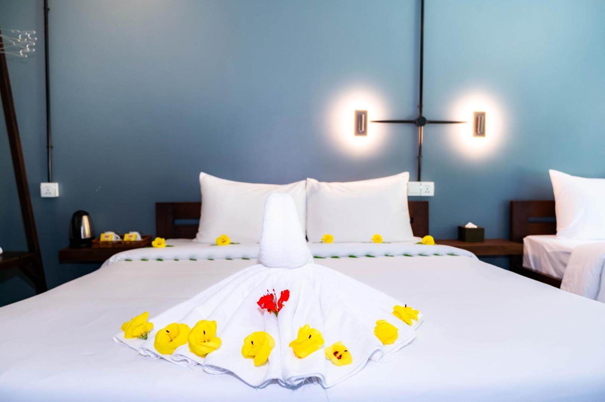 Banyan Tree Hostel Kampot Dış mekan fotoğraf