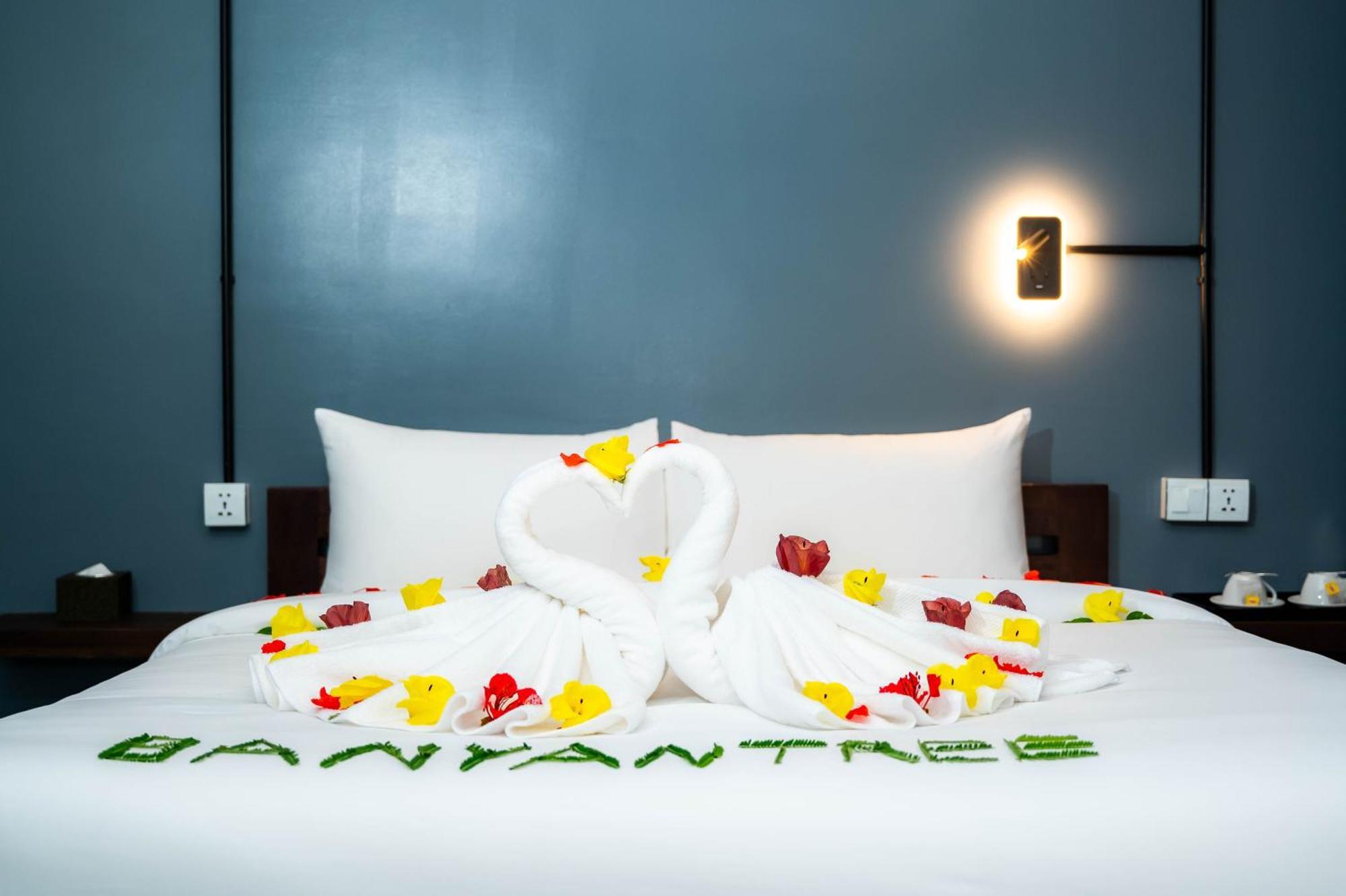 Banyan Tree Hostel Kampot Dış mekan fotoğraf